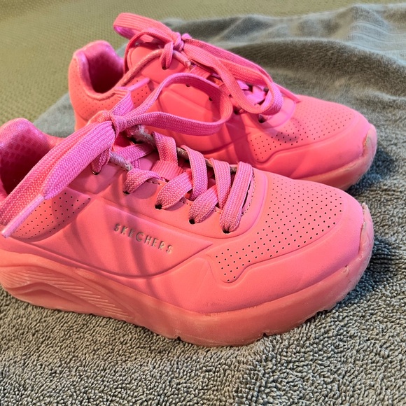 Sketchers Pink Washable Children’s shoe - Picture 1 of 6